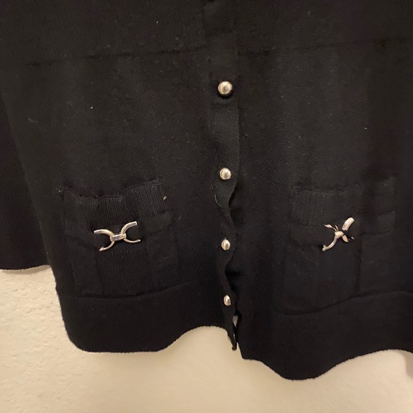 White House Black Market Black Sweater M - snap up fitted look - Picture 5 of 9